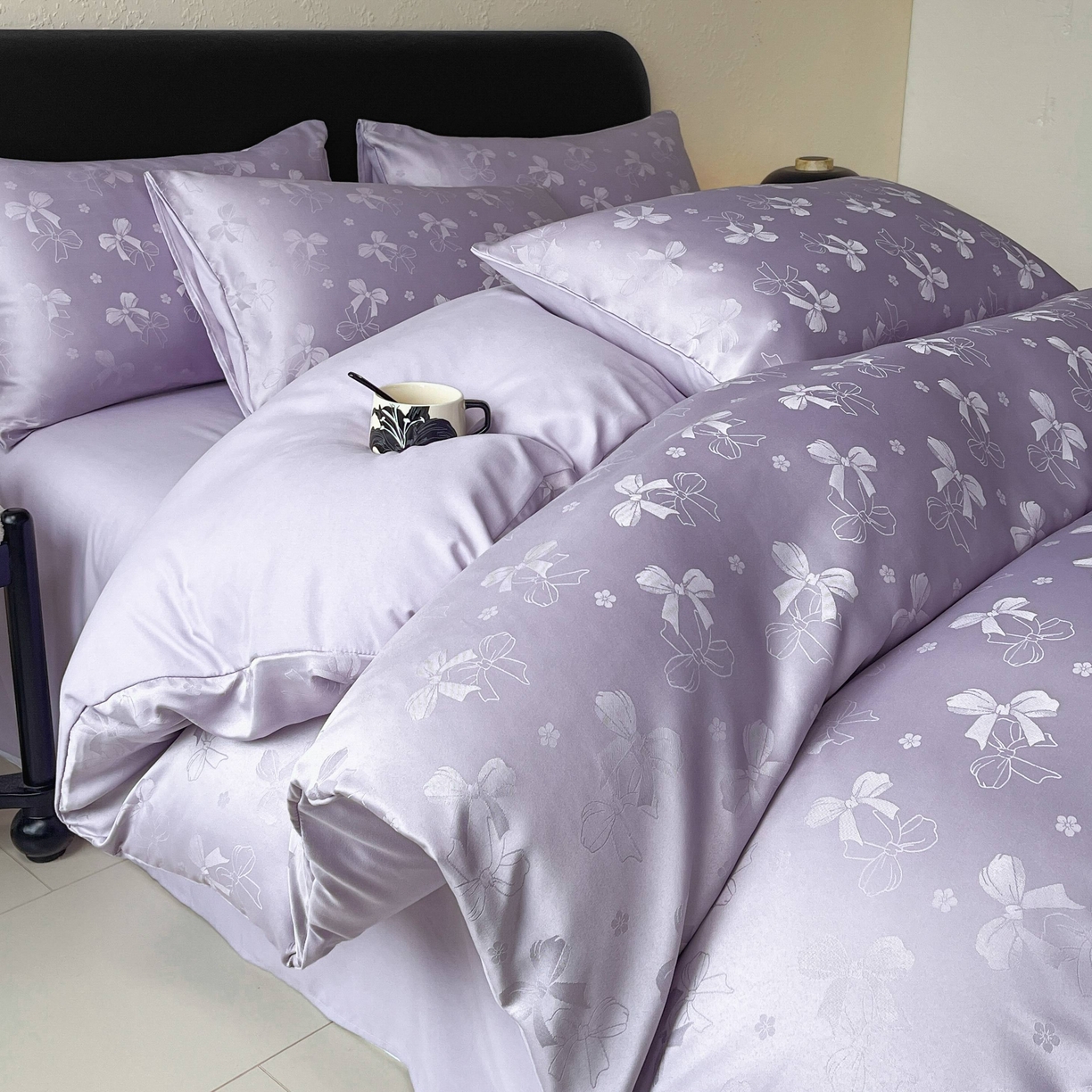 91家纺网 家纺一手货源 找家纺 大麦乐田 2026春夏新款贡缎提花纯色双拼四件套  领结 初恋紫