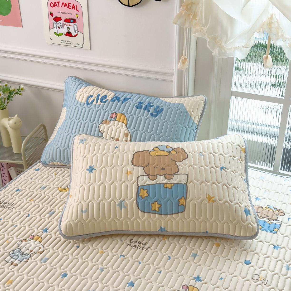 91家纺网 家纺一手货源 找家纺 摩妮卡 2026新款数码大版小清新乳胶凉席床席款三件套-场景二 蓝调小熊