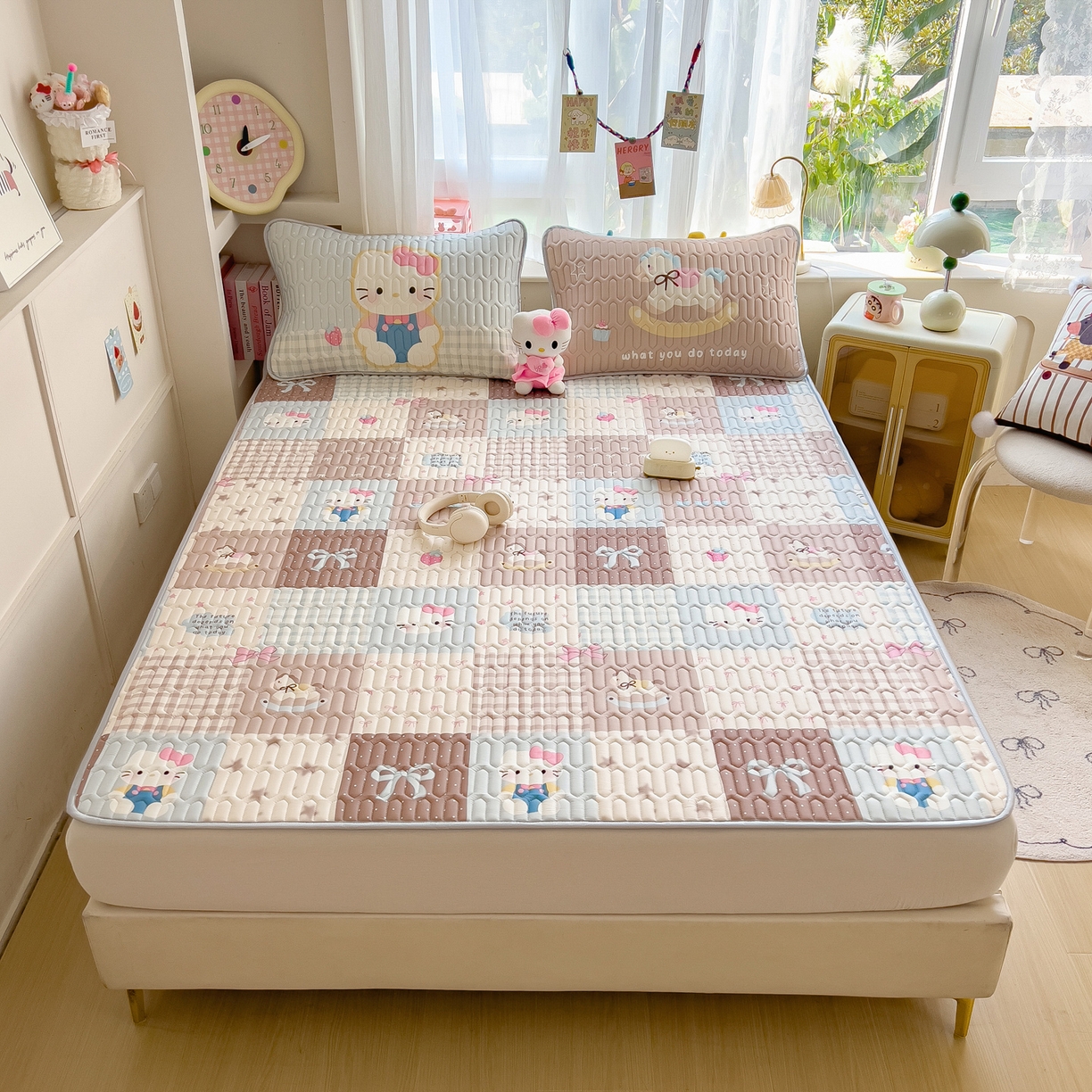 91家纺网 家纺一手货源 找家纺 摩妮卡 2026新款数码大版小清新乳胶凉席床席款三件套-场景二 盲盒小屋