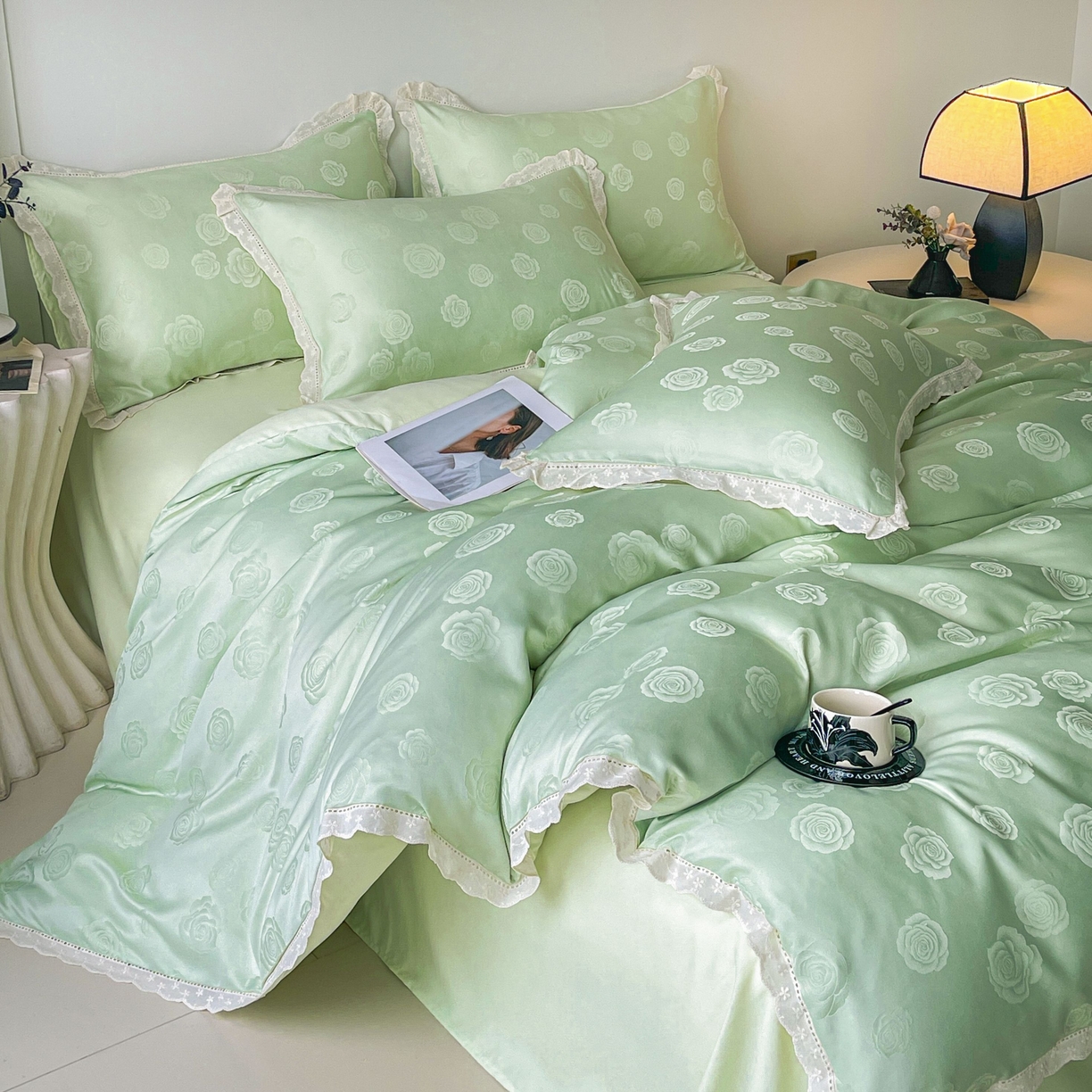 91家纺网 家纺一手货源 找家纺 （总）大麦乐田 2026春夏新款贡缎提花花边双拼四件套