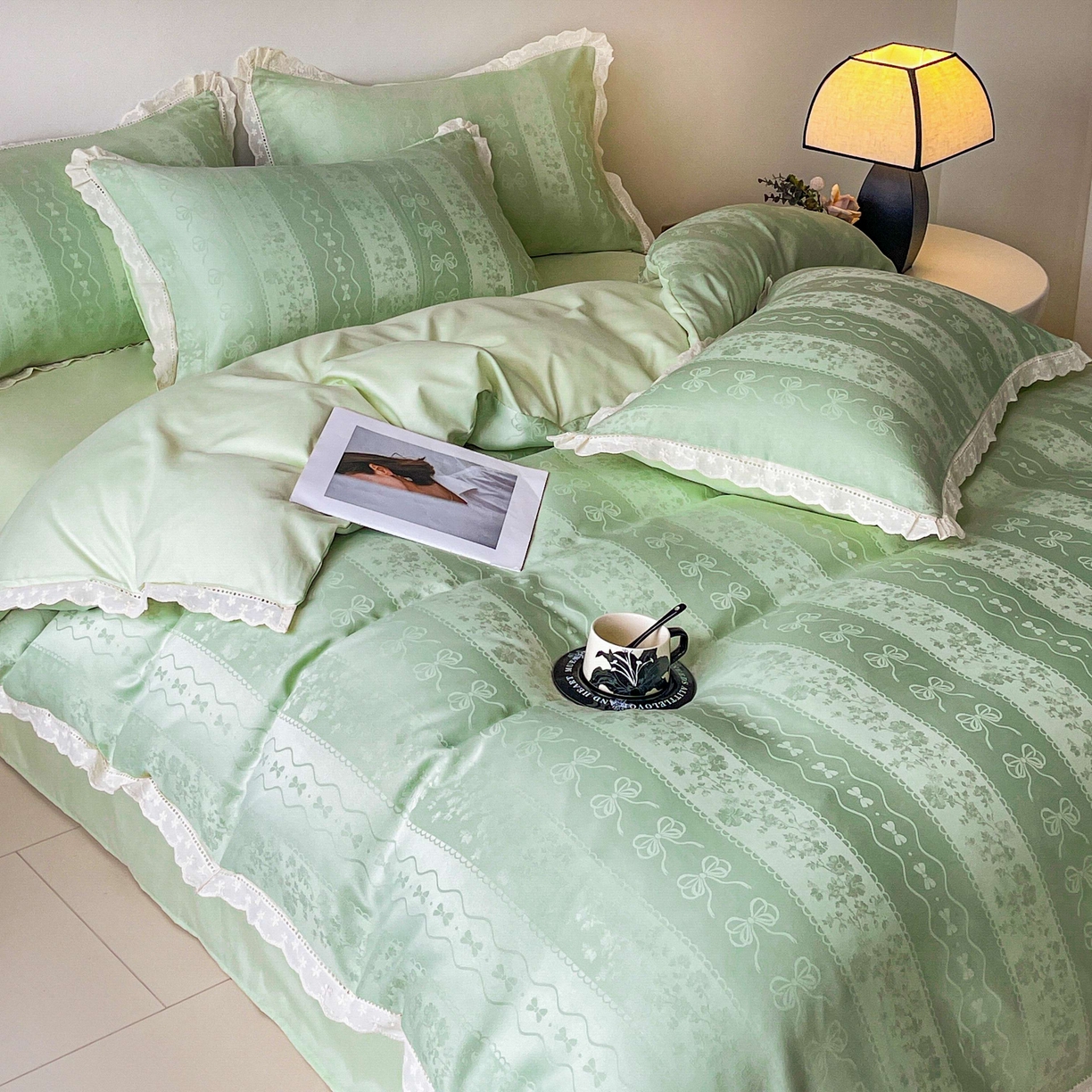 91家纺网 家纺一手货源 找家纺 大麦乐田 2026春夏新款贡缎提花花边双拼四件套 恬梦 奶油绿