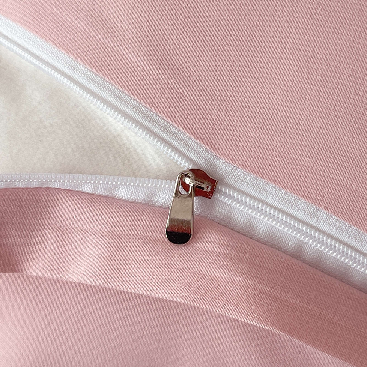 91家纺网 家纺一手货源 找家纺 大麦乐田 2026春夏新款贡缎提花花边双拼四件套 蝴蝶 香粉玉