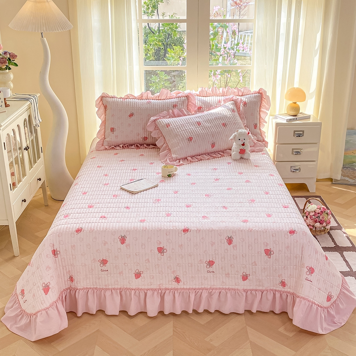 91家纺网 家纺一手货源 找家纺 眠势力 2026新款云感皱皱纱床盖四件套 花漾草莓