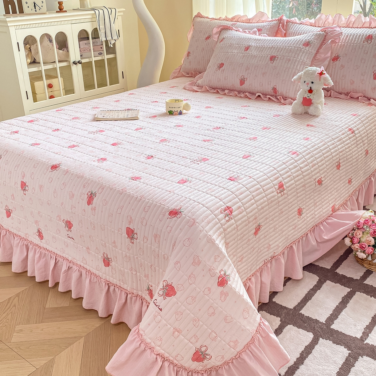 91家纺网 家纺一手货源 找家纺 眠势力 2026新款云感皱皱纱床盖四件套 花漾草莓