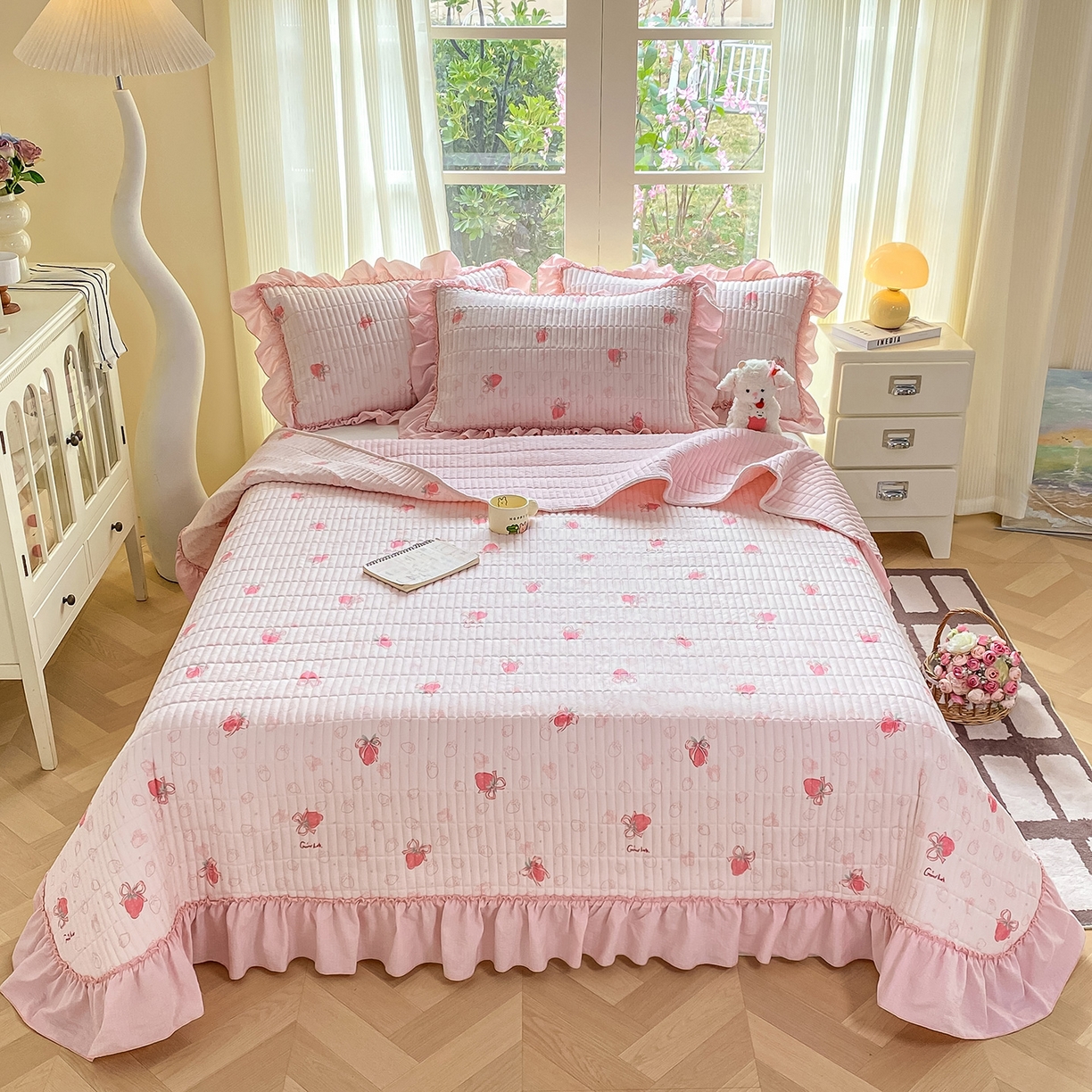 91家纺网 家纺一手货源 找家纺 眠势力 2026新款云感皱皱纱床盖四件套 花漾草莓