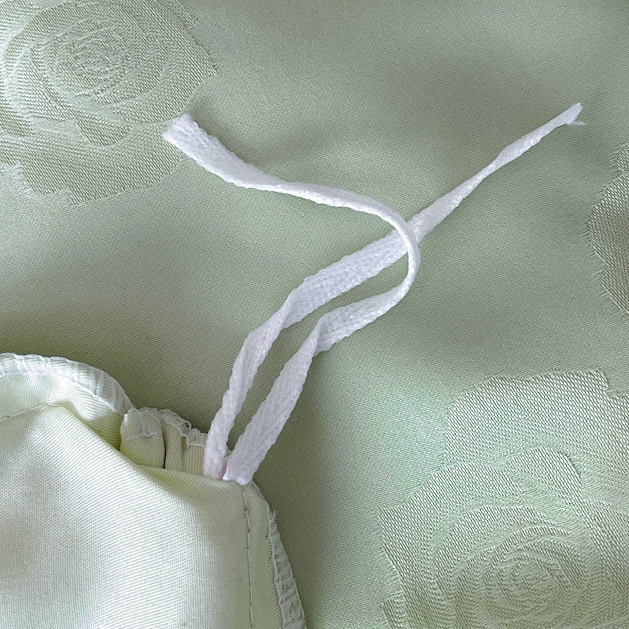 91家纺网 家纺一手货源 找家纺 大麦乐田 2026春夏新款贡缎提花花边双拼四件套 玫瑰 奶油绿