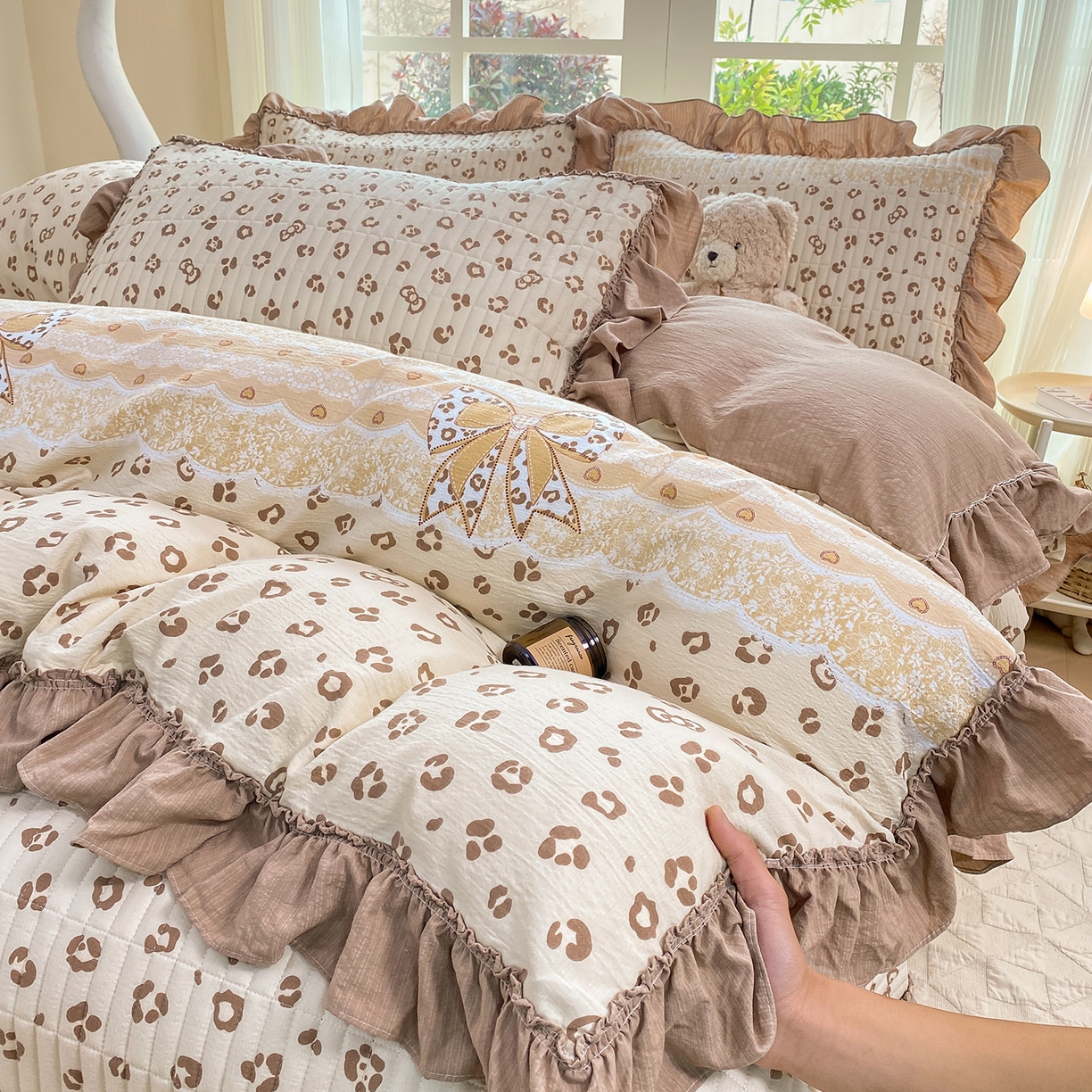 91家纺网 家纺一手货源 找家纺 眠势力 2026新款云感皱皱纱床盖四件套 金蝶逐影