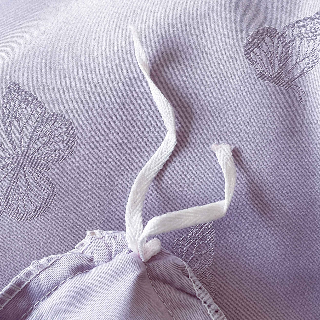 91家纺网 家纺一手货源 找家纺 大麦乐田 2026春夏新款贡缎提花花边双拼四件套 蝴蝶 初恋紫