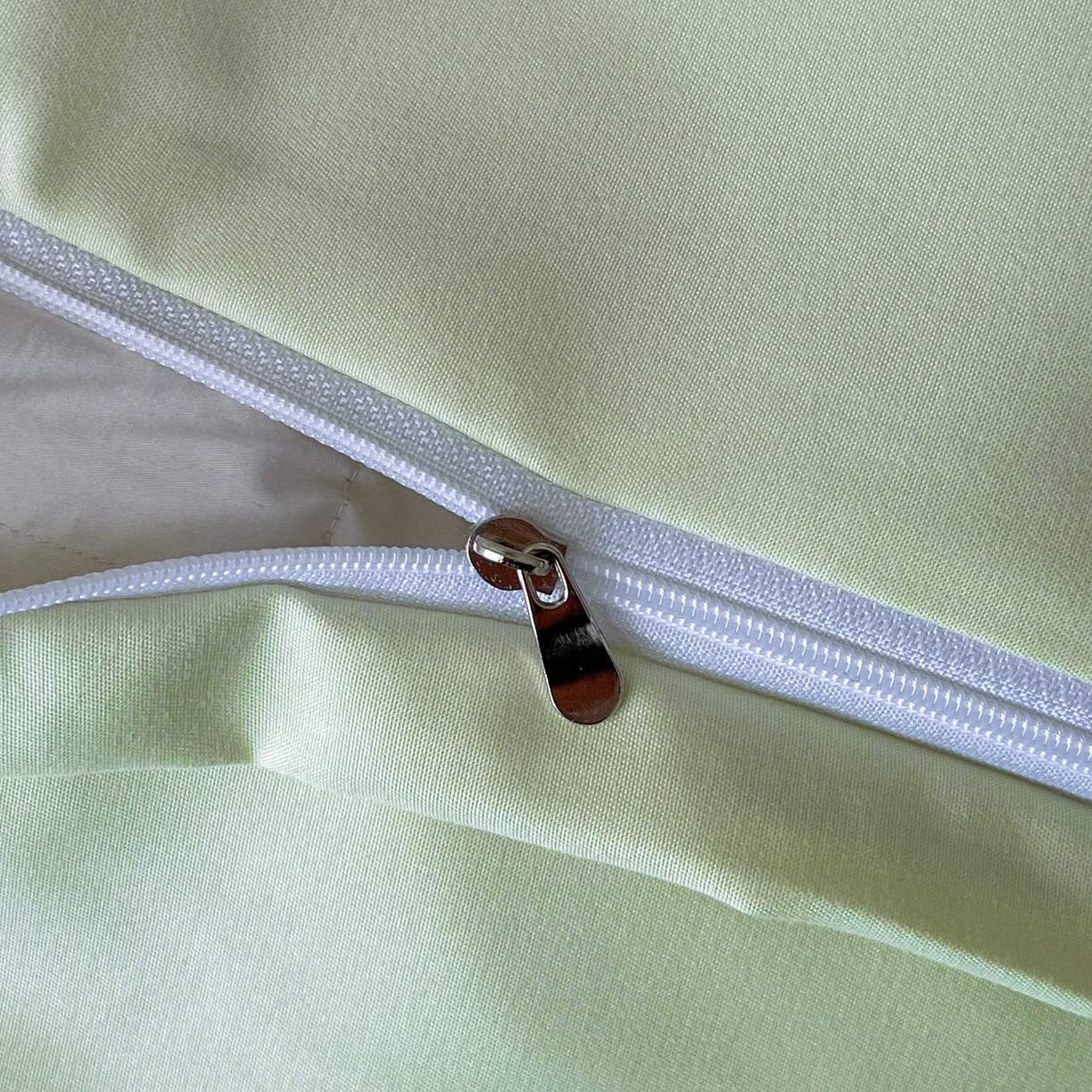 91家纺网 家纺一手货源 找家纺 大麦乐田 2026春夏新款贡缎提花花边双拼四件套 玫瑰 奶油绿