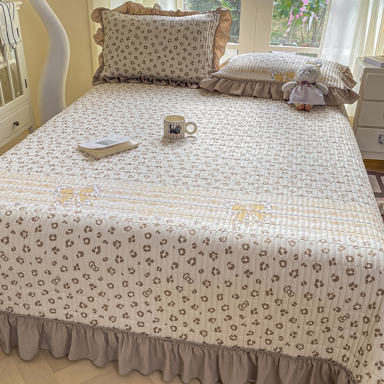 91家纺网 家纺一手货源 找家纺 眠势力 2026新款云感皱皱纱床盖四件套 金蝶逐影