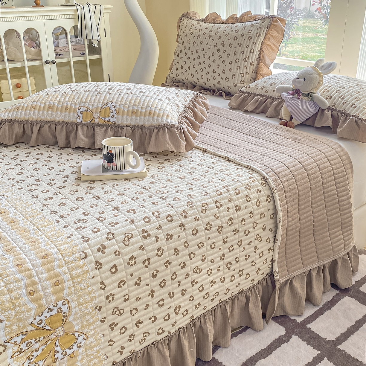 91家纺网 家纺一手货源 找家纺 眠势力 2026新款云感皱皱纱床盖四件套 金蝶逐影