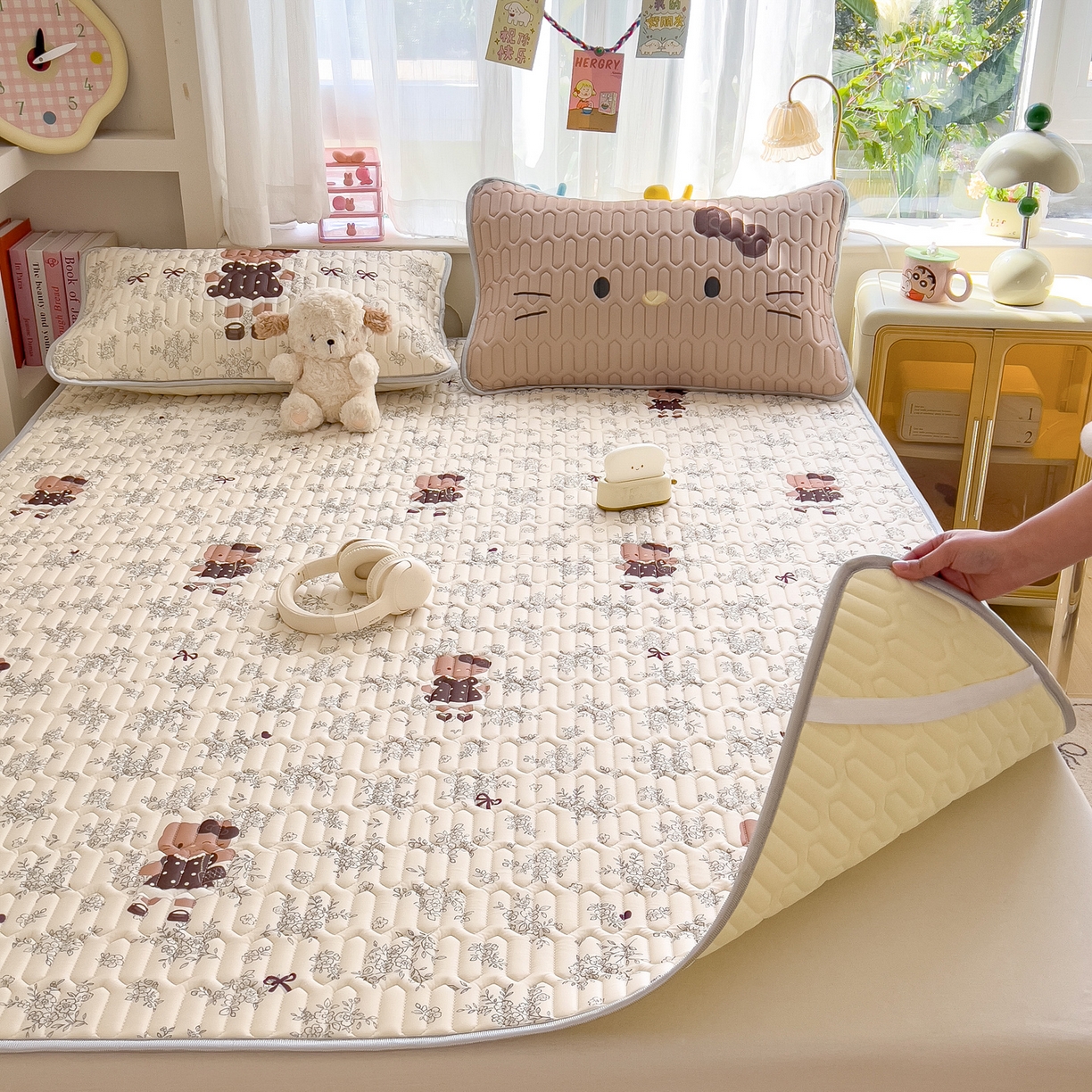 91家纺网 家纺一手货源 找家纺 摩妮卡 2026新款数码大版小清新乳胶凉席床席款三件套-场景二 拍照小场地