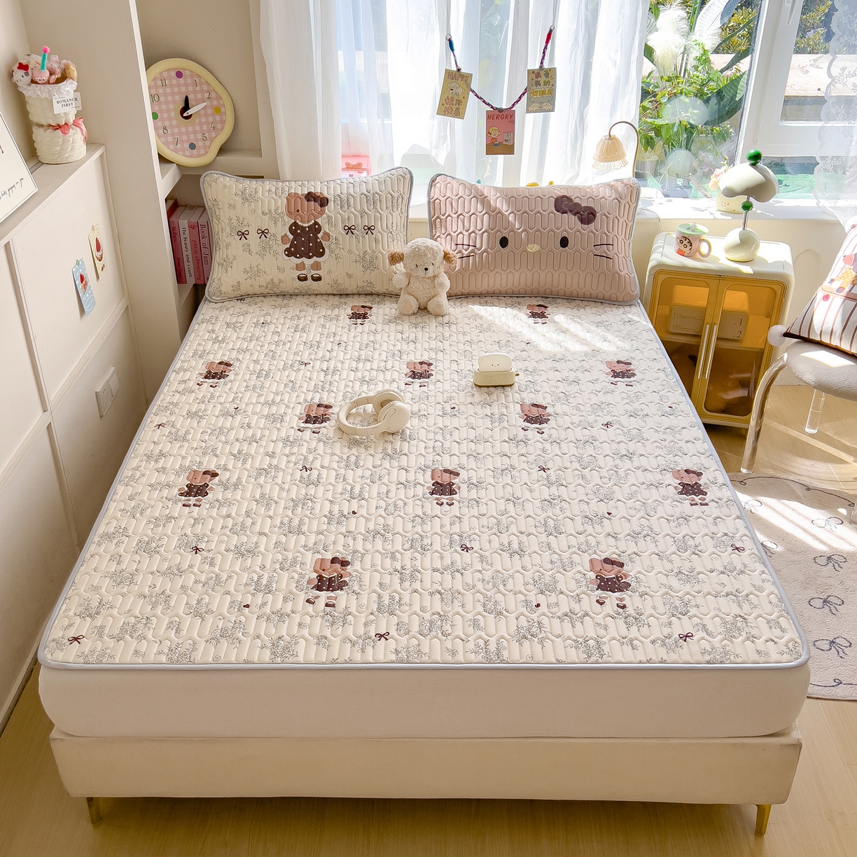 91家纺网 家纺一手货源 找家纺 摩妮卡 2026新款数码大版小清新乳胶凉席床席款三件套-场景二 拍照小场地