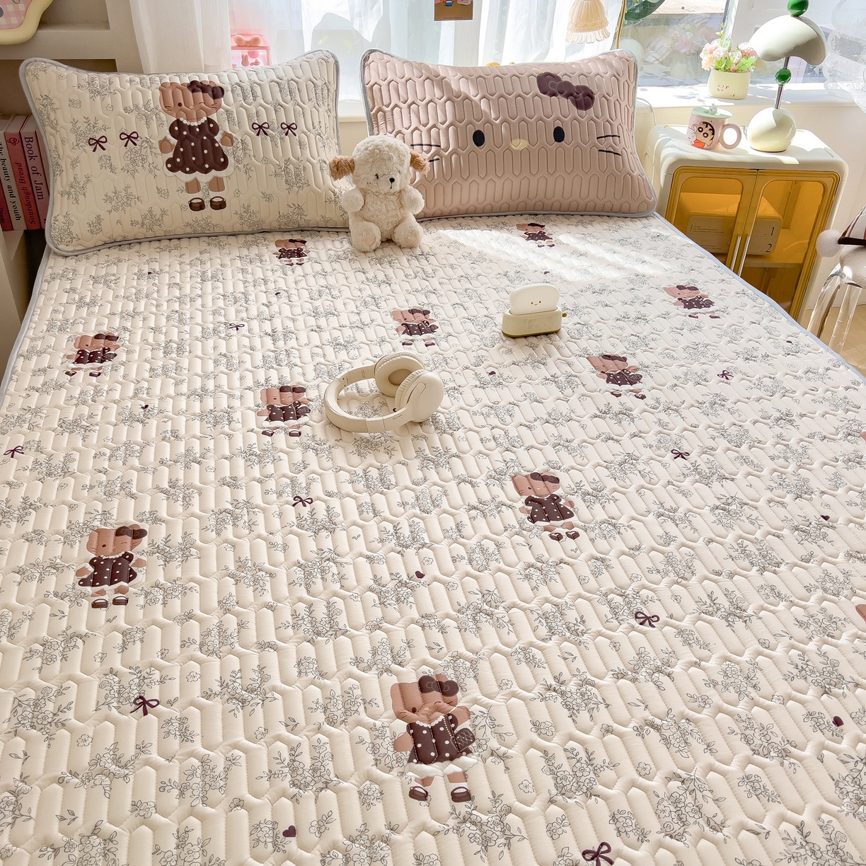 91家纺网 家纺一手货源 找家纺 摩妮卡 2026新款数码大版小清新乳胶凉席床席款三件套-场景二 拍照小场地