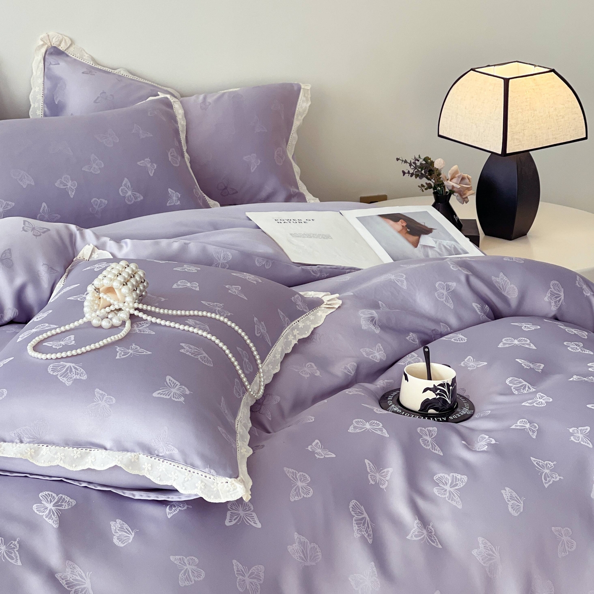 91家纺网 家纺一手货源 找家纺 大麦乐田 2026春夏新款贡缎提花花边双拼四件套 蝴蝶 初恋紫