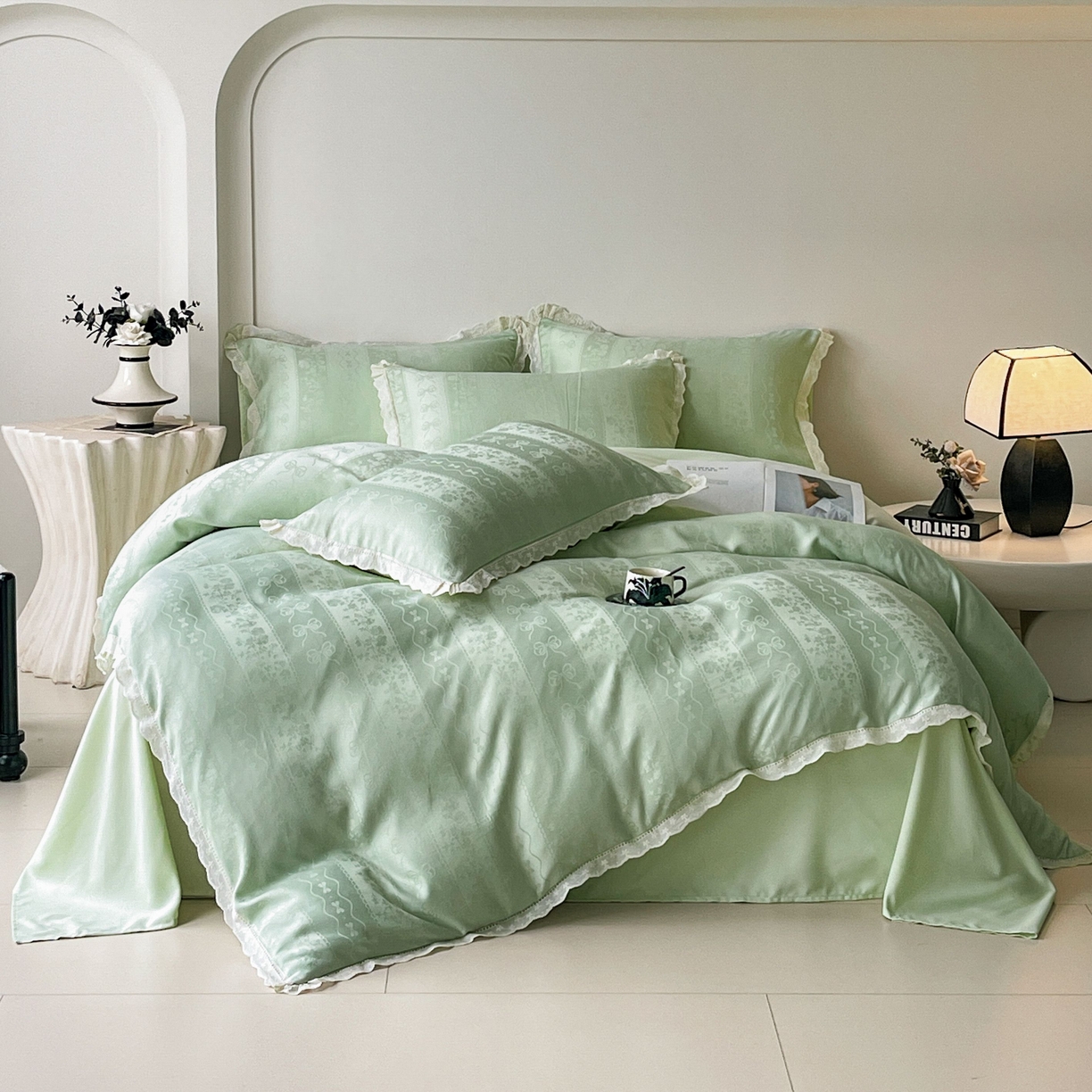 91家纺网 家纺一手货源 找家纺 大麦乐田 2026春夏新款贡缎提花花边双拼四件套 恬梦 奶油绿