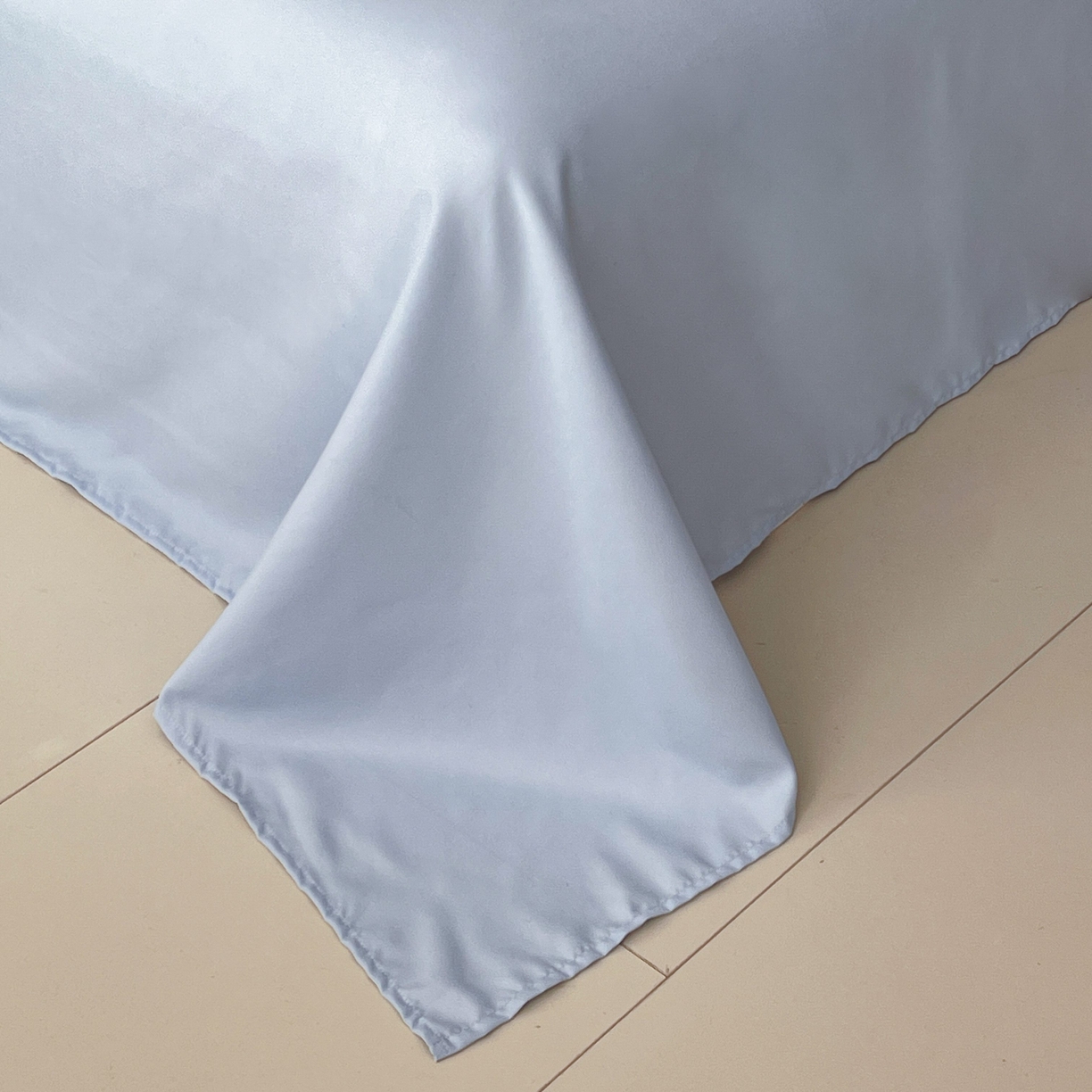 91家纺网 家纺一手货源 找家纺 大麦乐田 2026春夏新款贡缎提花花边双拼四件套 恬梦 山水兰