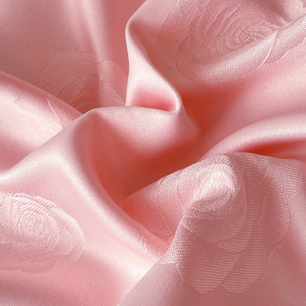 91家纺网 家纺一手货源 找家纺 大麦乐田 2026春夏新款贡缎提花花边双拼四件套 玫瑰 香粉玉