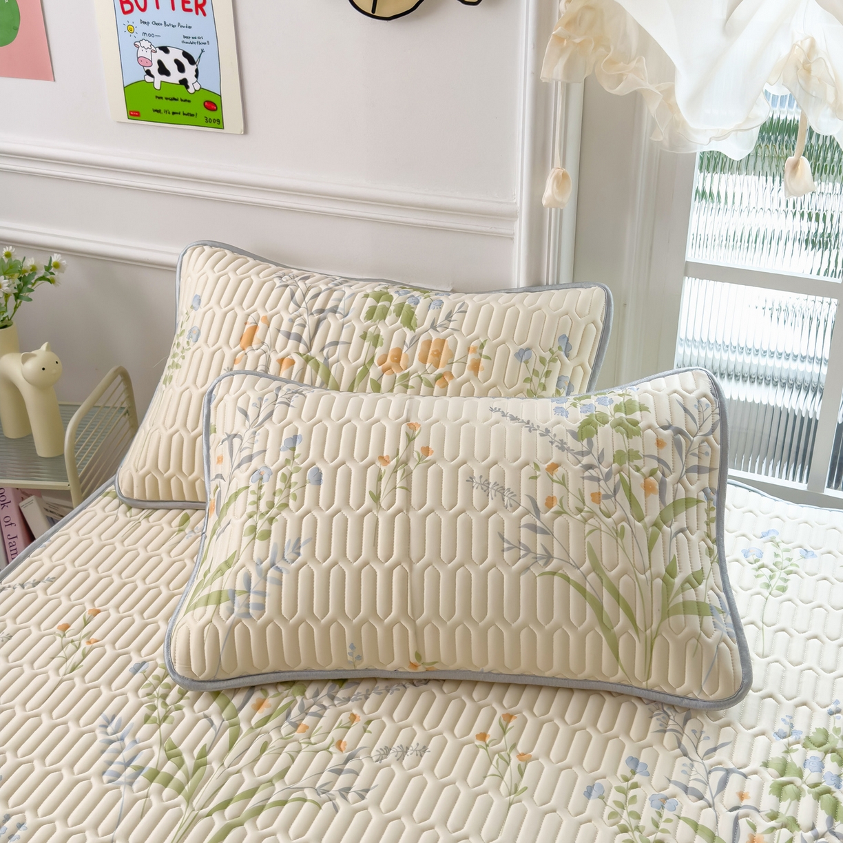 91家纺网 家纺一手货源 找家纺 摩妮卡 2026新款数码大版小清新乳胶凉席床席款三件套-场景二 清新花语