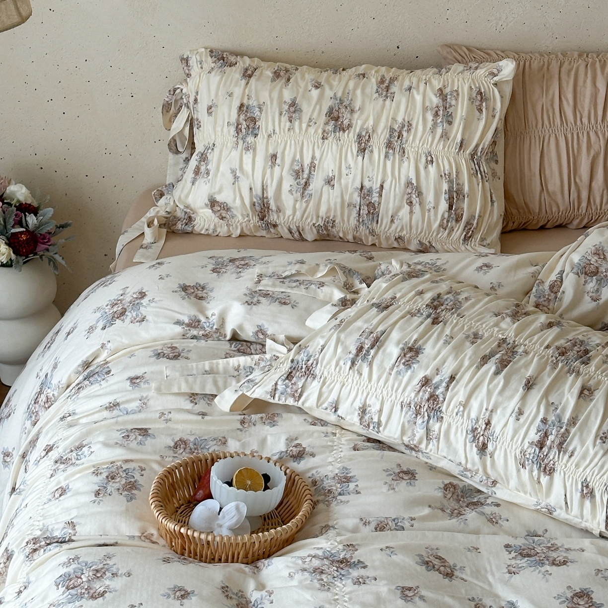 91家纺网 家纺一手货源 找家纺 觅糖家纺 2026春夏新款全棉纯棉法式轻奶油系列四件套 花韵咖