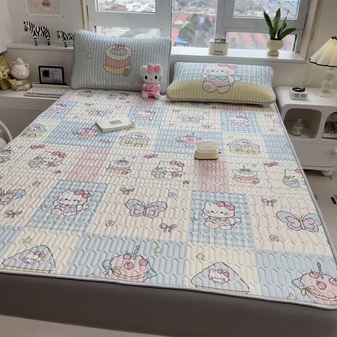 91家纺网 家纺一手货源 找家纺 摩妮卡 2026新款数码大版小清新乳胶凉席床席款三件套-场景二 甜蜜邂逅