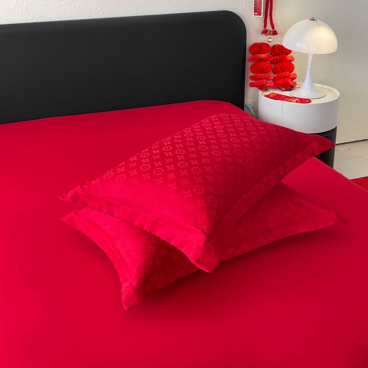 91家纺网 家纺一手货源 找家纺 （总）大麦乐田 2026春夏新款贡缎提花大红四件套