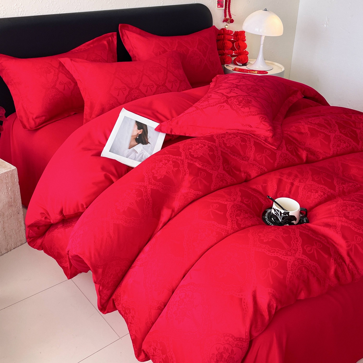 91家纺网 家纺一手货源 找家纺 （总）大麦乐田 2026春夏新款贡缎提花大红四件套