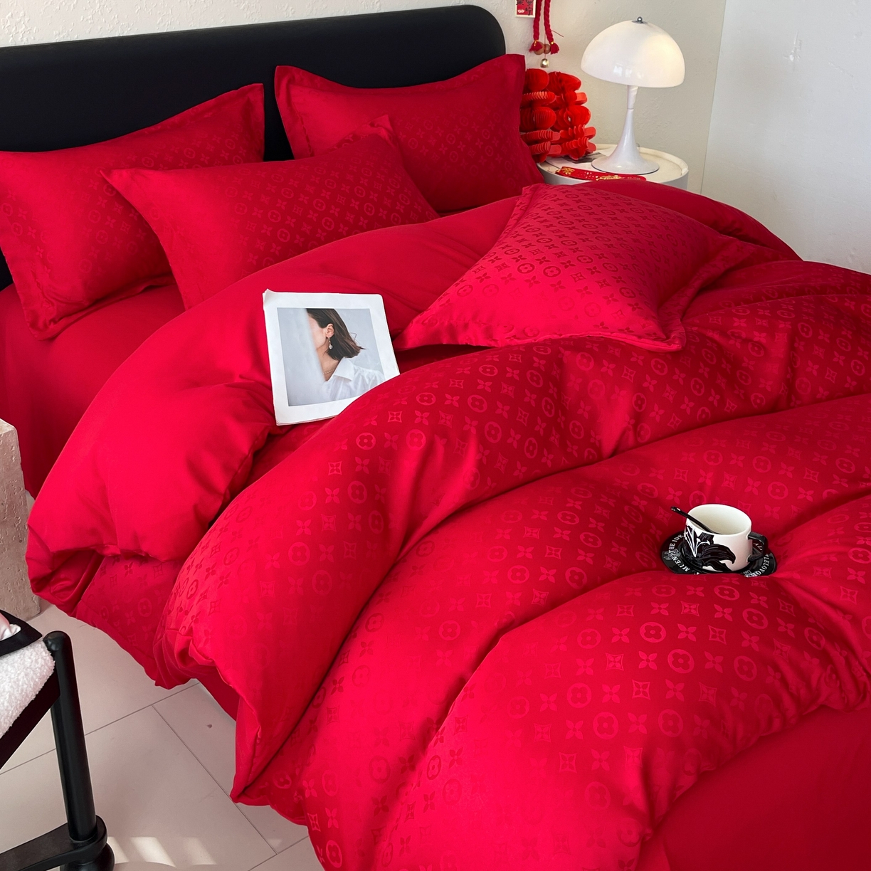 91家纺网 家纺一手货源 找家纺 （总）大麦乐田 2026春夏新款贡缎提花大红四件套