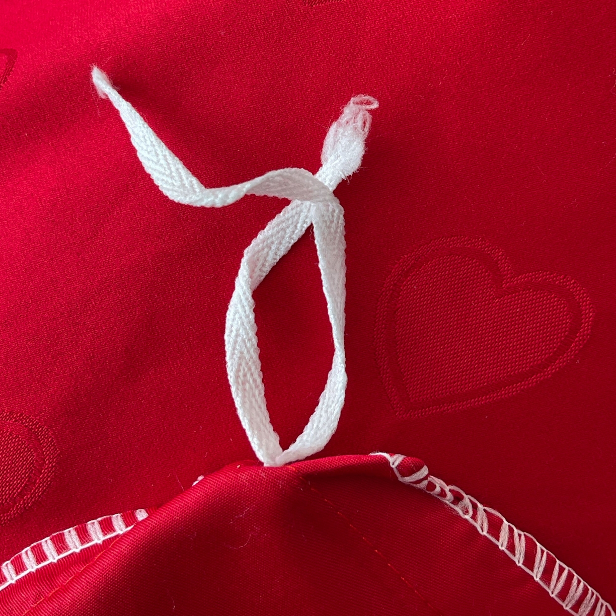 91家纺网 家纺一手货源 找家纺 大麦乐田 2026春夏新款贡缎提花大红四件套 爱心  