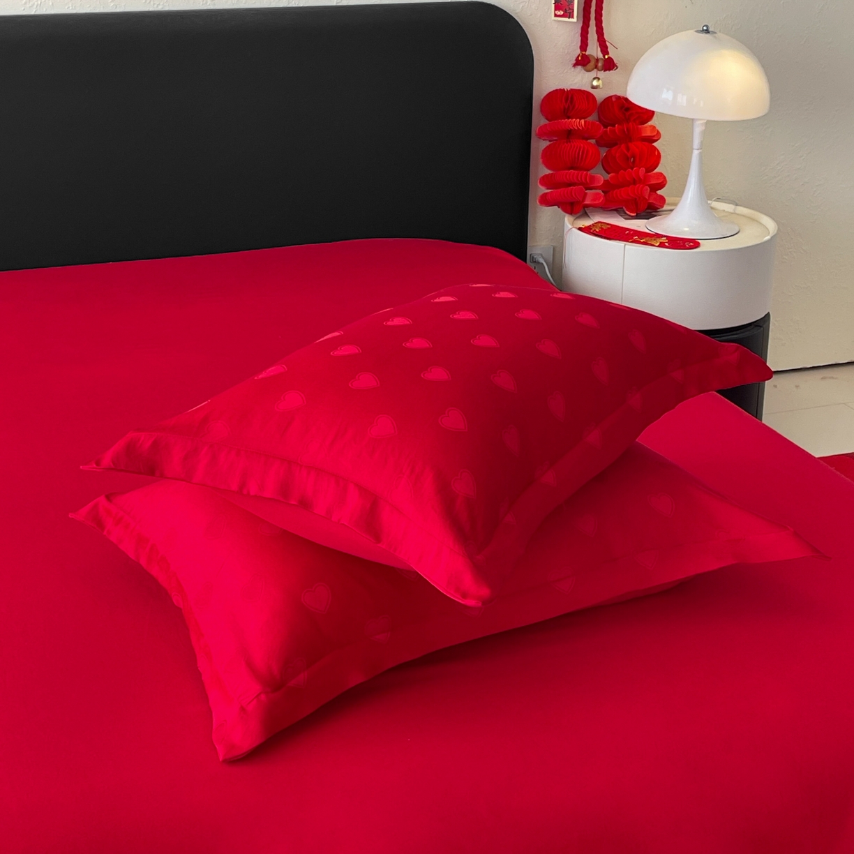 91家纺网 家纺一手货源 找家纺 大麦乐田 2026春夏新款贡缎提花大红四件套 爱心  