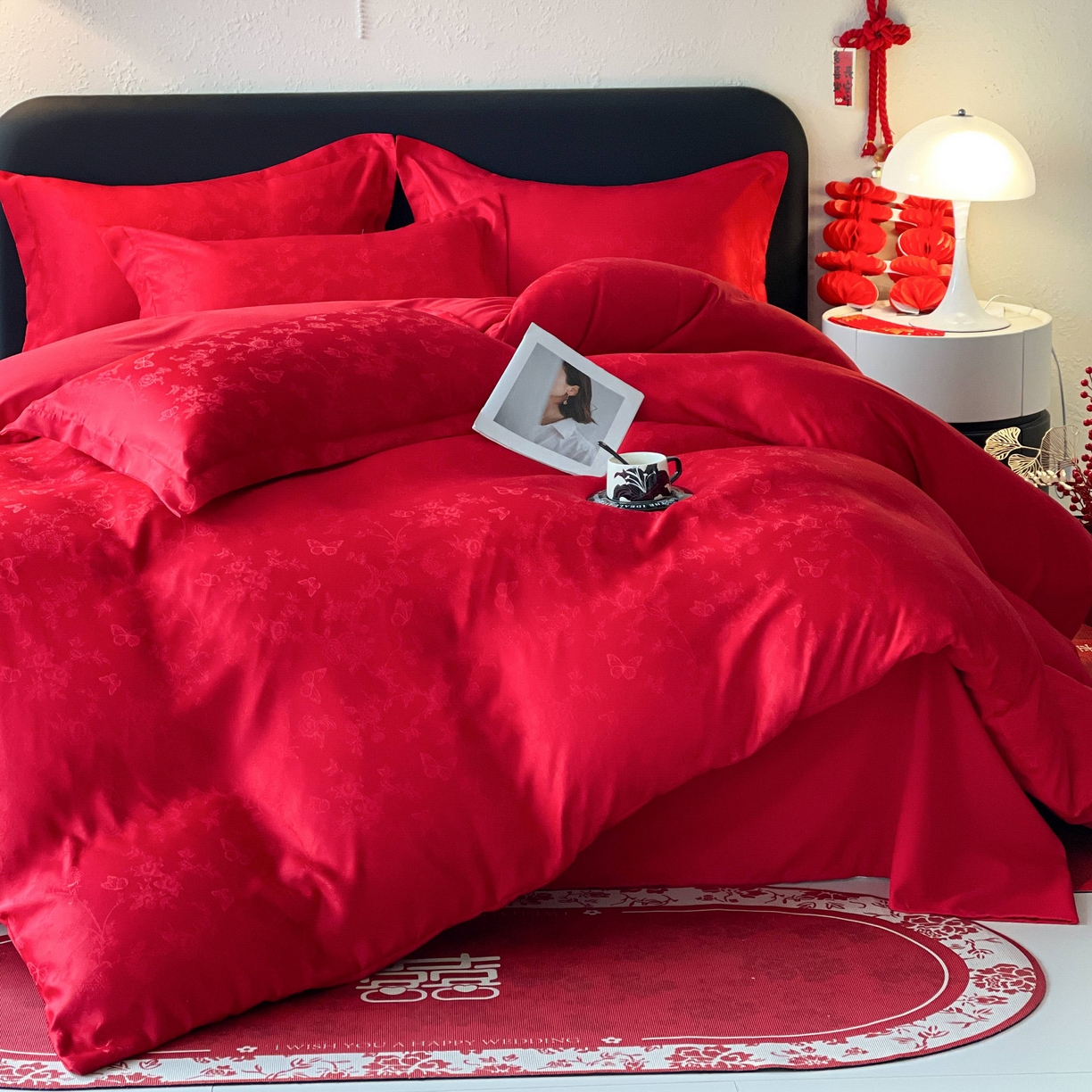 91家纺网 家纺一手货源 找家纺 大麦乐田 2026春夏新款贡缎提花大红四件套 爱草