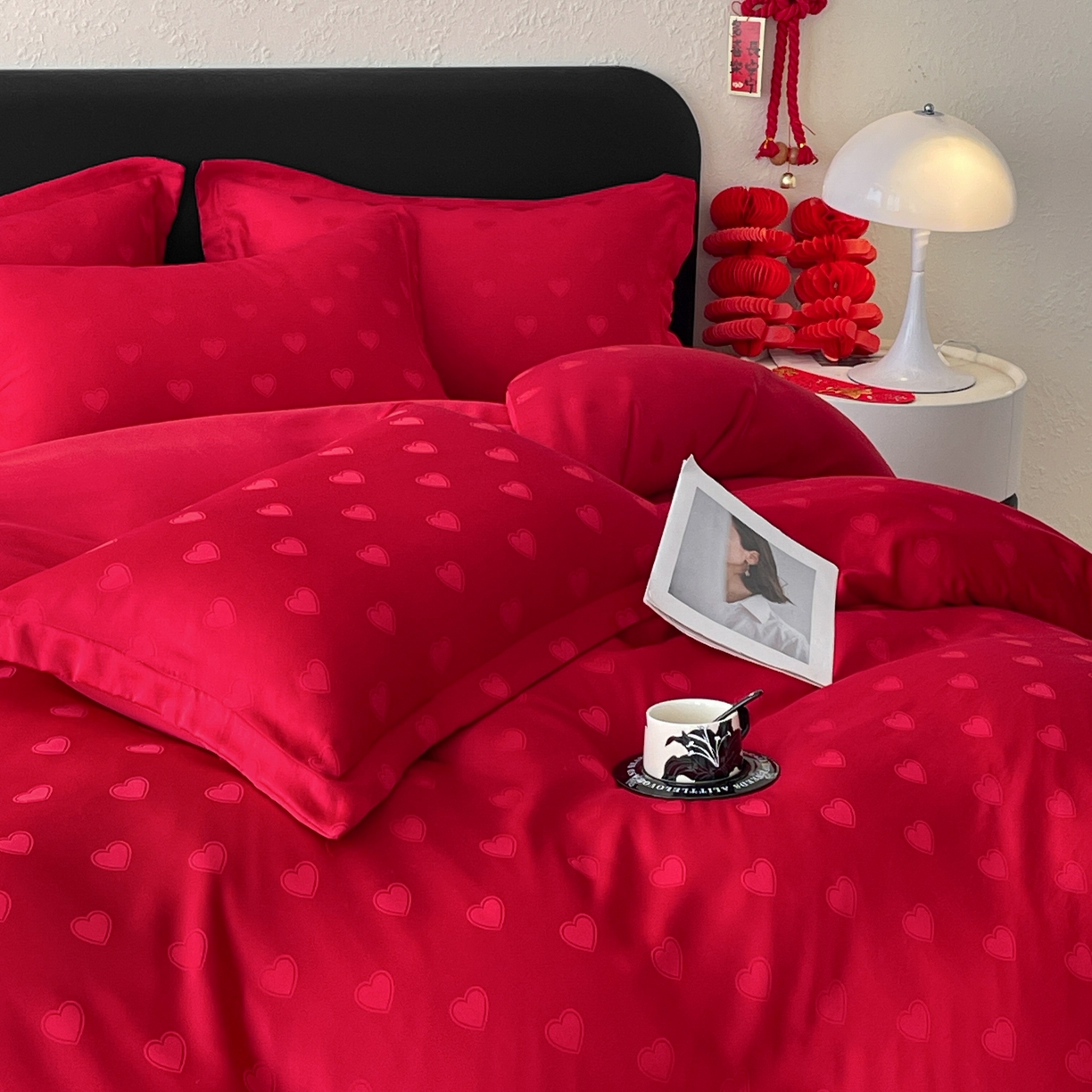 91家纺网 家纺一手货源 找家纺 大麦乐田 2026春夏新款贡缎提花大红四件套 爱心  