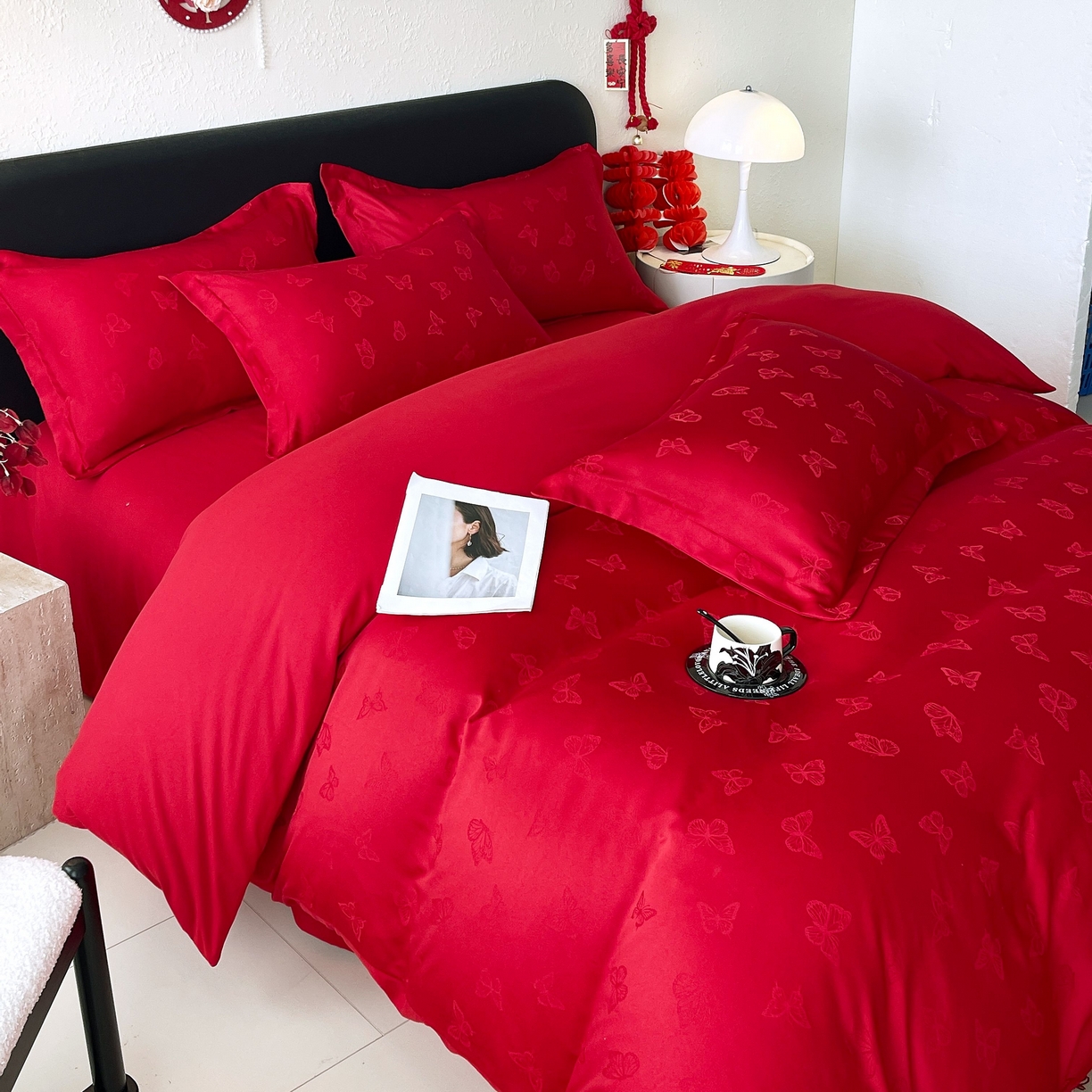 91家纺网 家纺一手货源 找家纺 大麦乐田 2026春夏新款贡缎提花大红四件套 蝴蝶   