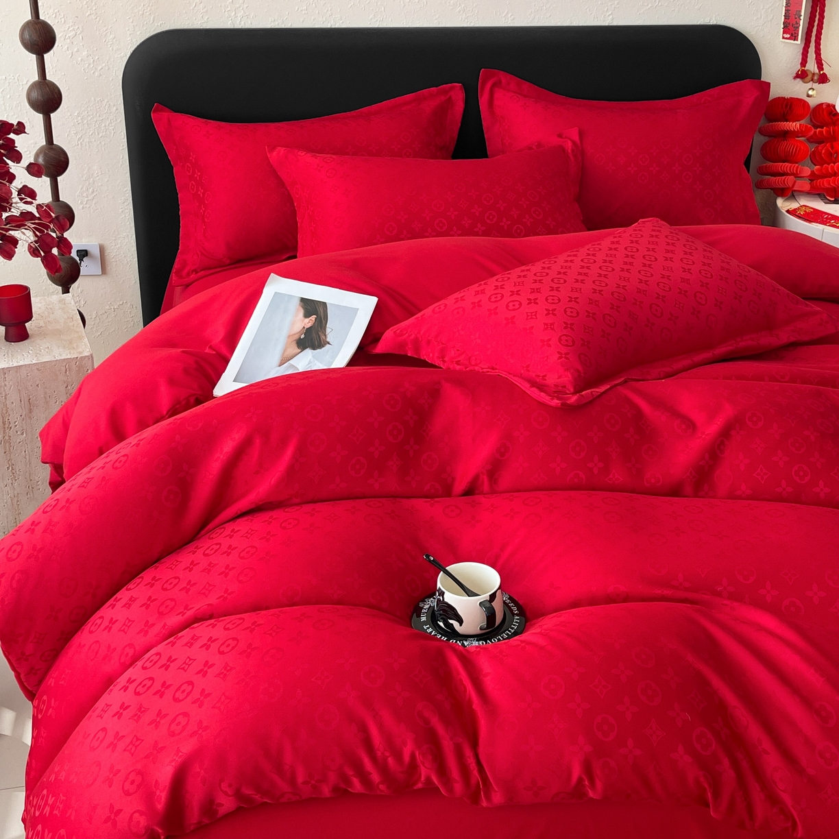 91家纺网 家纺一手货源 找家纺 （总）大麦乐田 2026春夏新款贡缎提花大红四件套