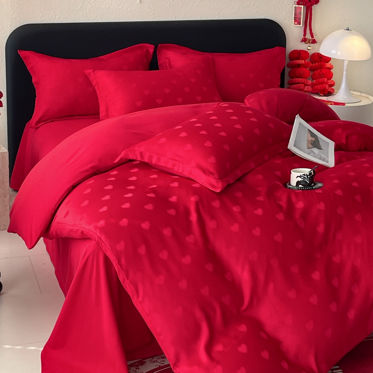 91家纺网 家纺一手货源 找家纺 大麦乐田 2026春夏新款贡缎提花大红四件套 爱心  