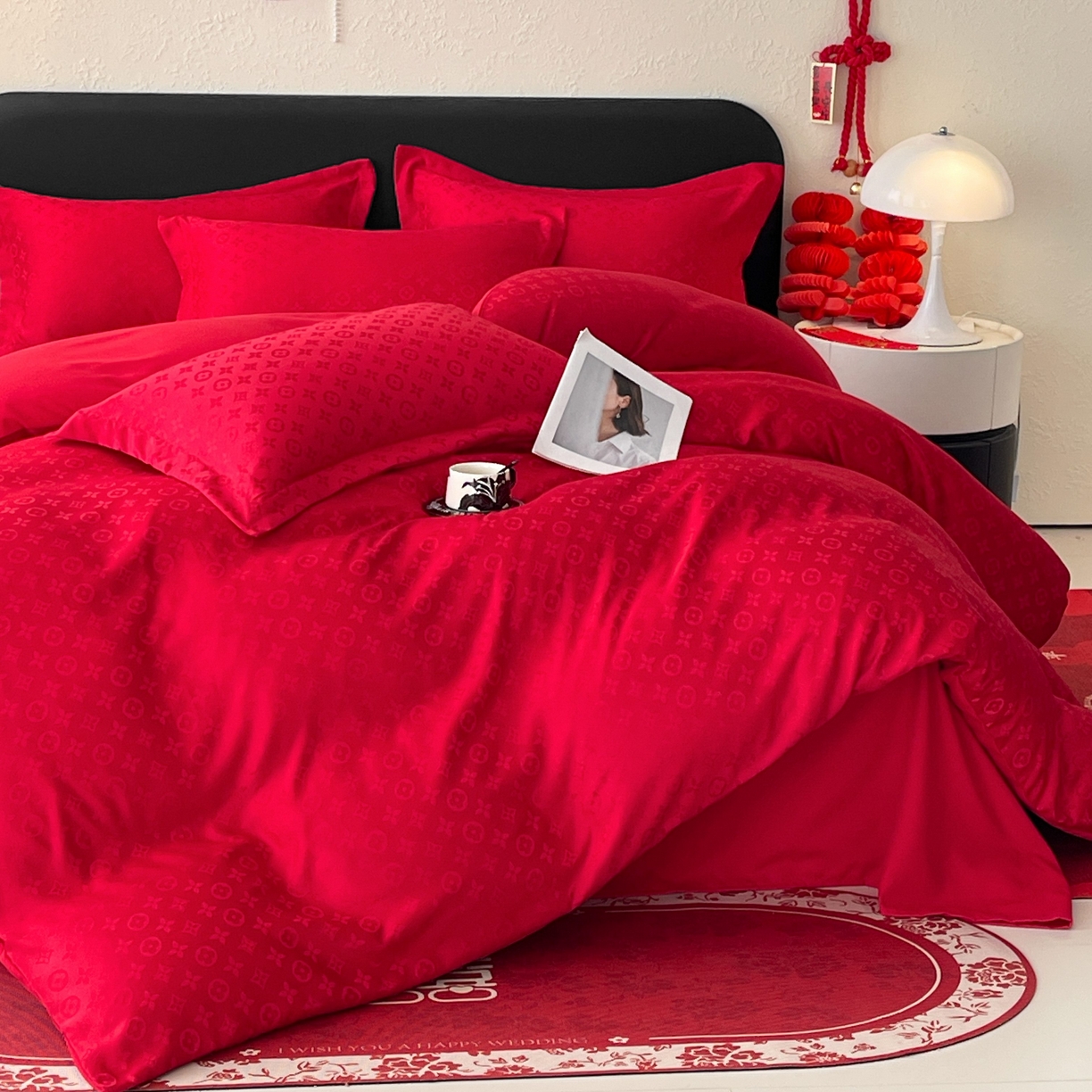 91家纺网 家纺一手货源 找家纺 大麦乐田 2026春夏新款贡缎提花大红四件套 路易