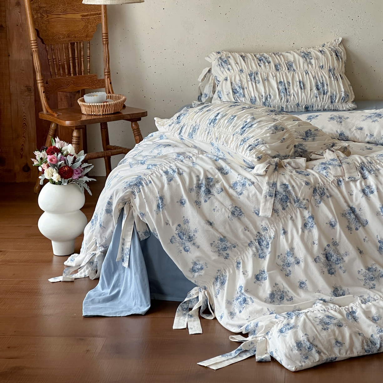 91家纺网 家纺一手货源 找家纺 觅糖家纺 2026春夏新款全棉纯棉法式轻奶油系列四件套 花韵蓝