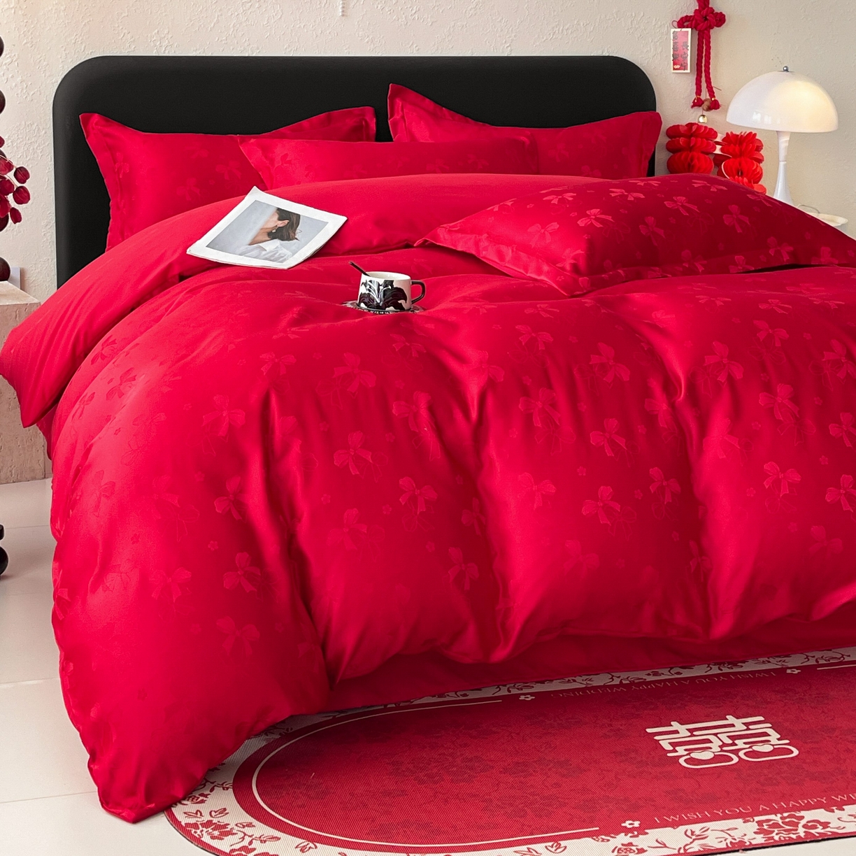 91家纺网 家纺一手货源 找家纺 大麦乐田 2026春夏新款贡缎提花大红四件套 领结