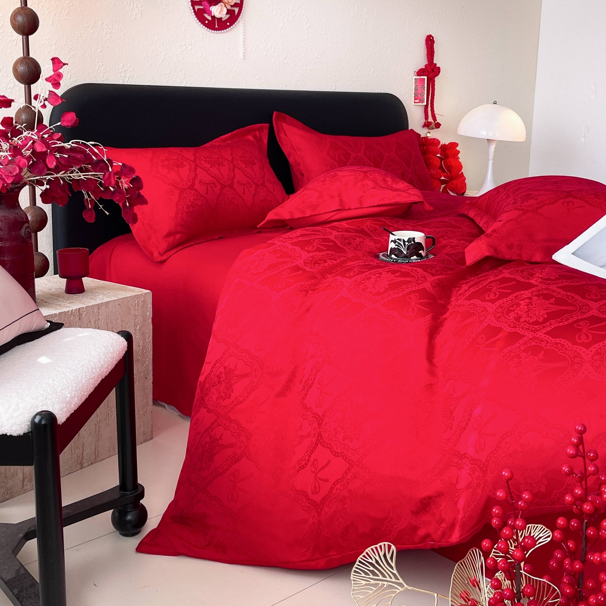 91家纺网 家纺一手货源 找家纺 大麦乐田 2026春夏新款贡缎提花大红四件套 艾利丝