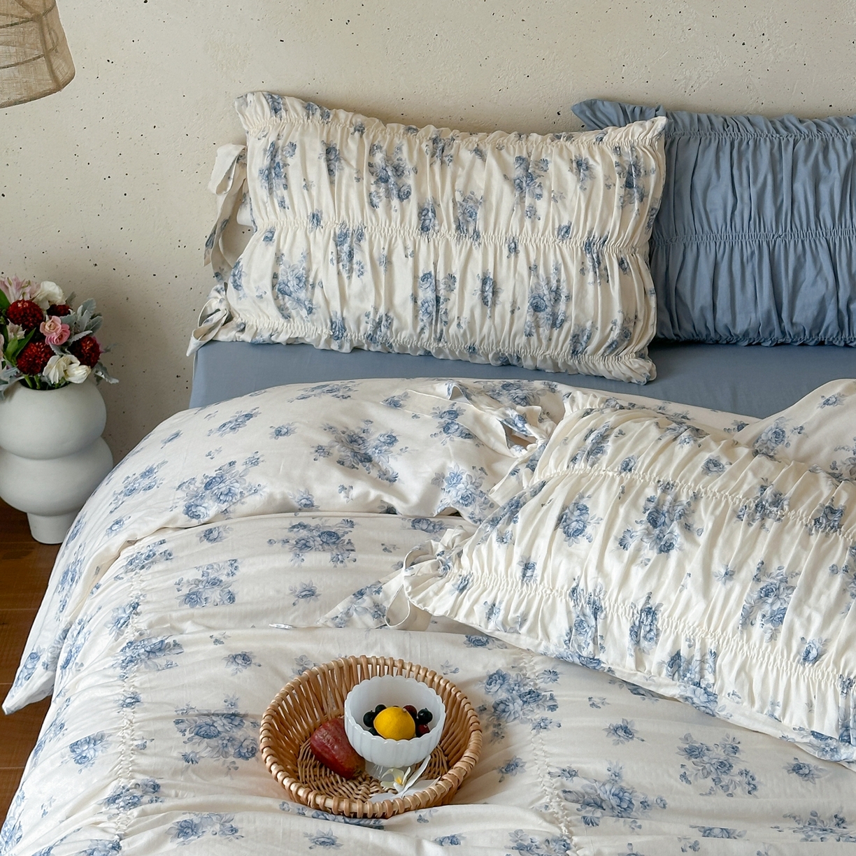 91家纺网 家纺一手货源 找家纺 觅糖家纺 2026春夏新款全棉纯棉法式轻奶油系列四件套 花韵蓝