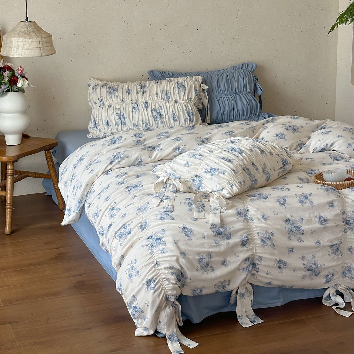 91家纺网 家纺一手货源 找家纺 觅糖家纺 2026春夏新款全棉纯棉法式轻奶油系列四件套 花韵蓝