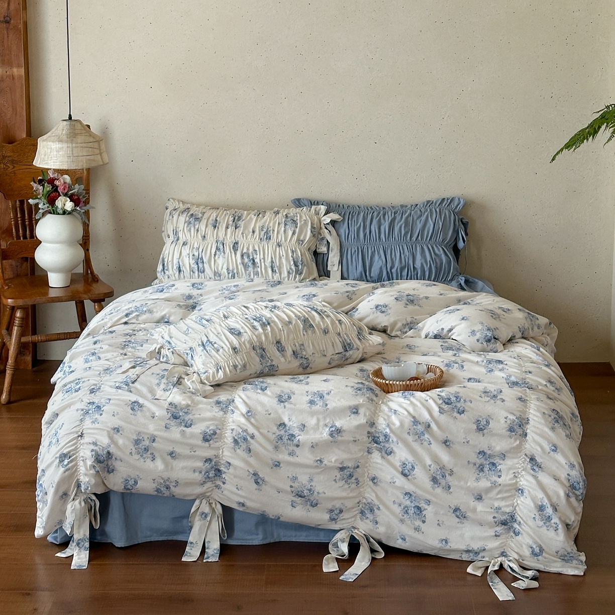 91家纺网 家纺一手货源 找家纺 觅糖家纺 2026春夏新款全棉纯棉法式轻奶油系列四件套 花韵蓝