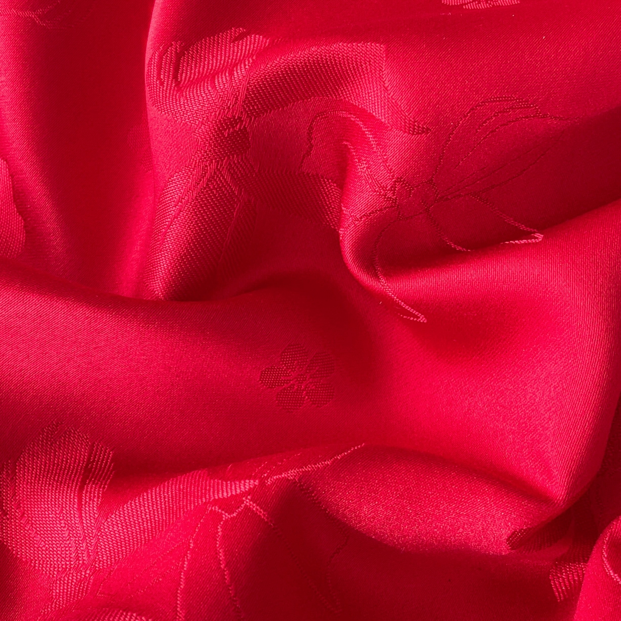 91家纺网 家纺一手货源 找家纺 大麦乐田 2026春夏新款贡缎提花大红四件套 领结