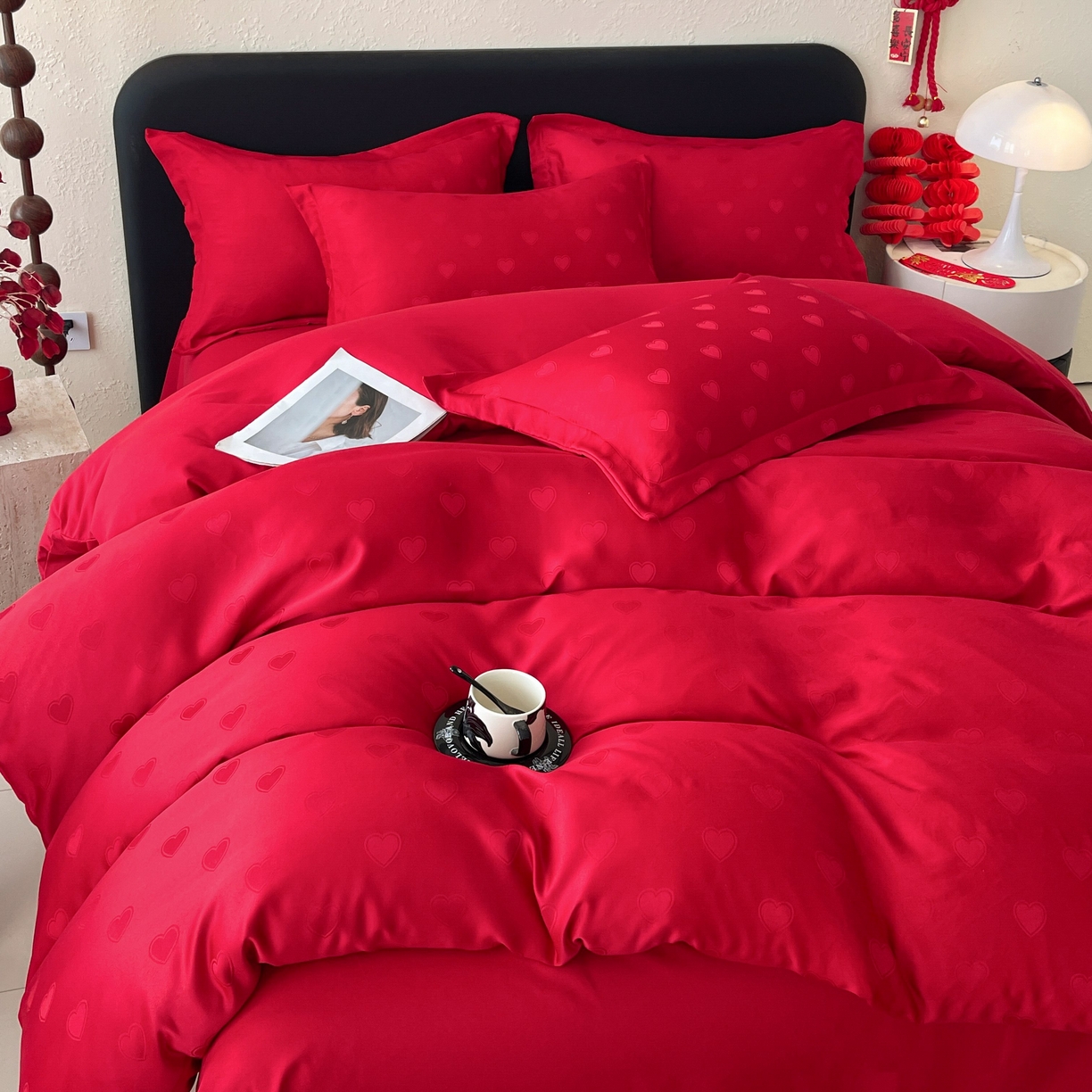 91家纺网 家纺一手货源 找家纺 大麦乐田 2026春夏新款贡缎提花大红四件套 爱心  