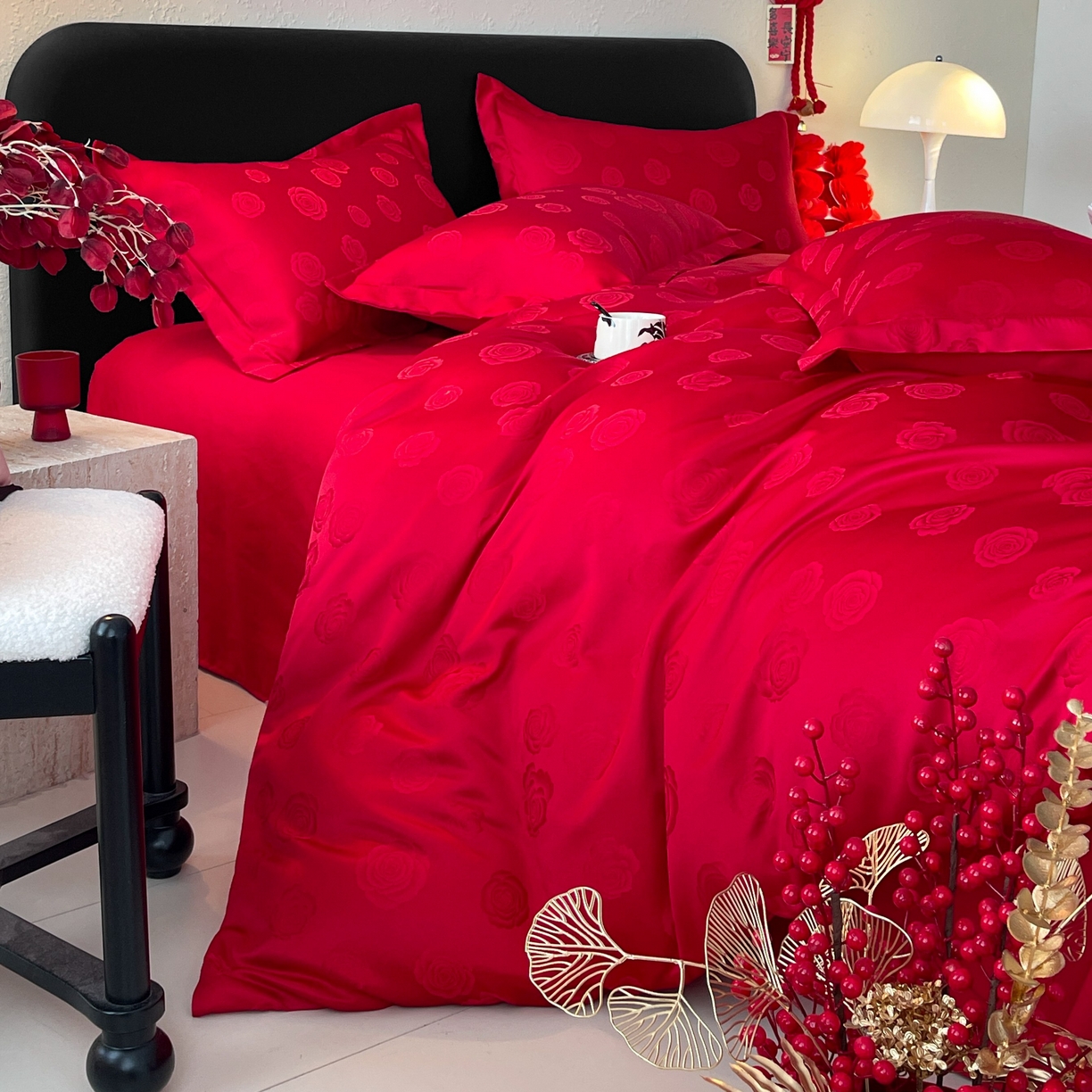 91家纺网 家纺一手货源 找家纺 大麦乐田 2026春夏新款贡缎提花大红四件套 玫瑰