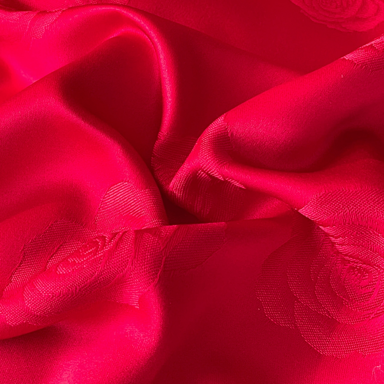 91家纺网 家纺一手货源 找家纺 大麦乐田 2026春夏新款贡缎提花大红四件套 玫瑰