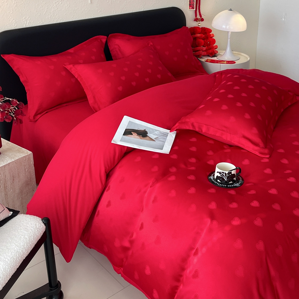 91家纺网 家纺一手货源 找家纺 大麦乐田 2026春夏新款贡缎提花大红四件套 爱心  