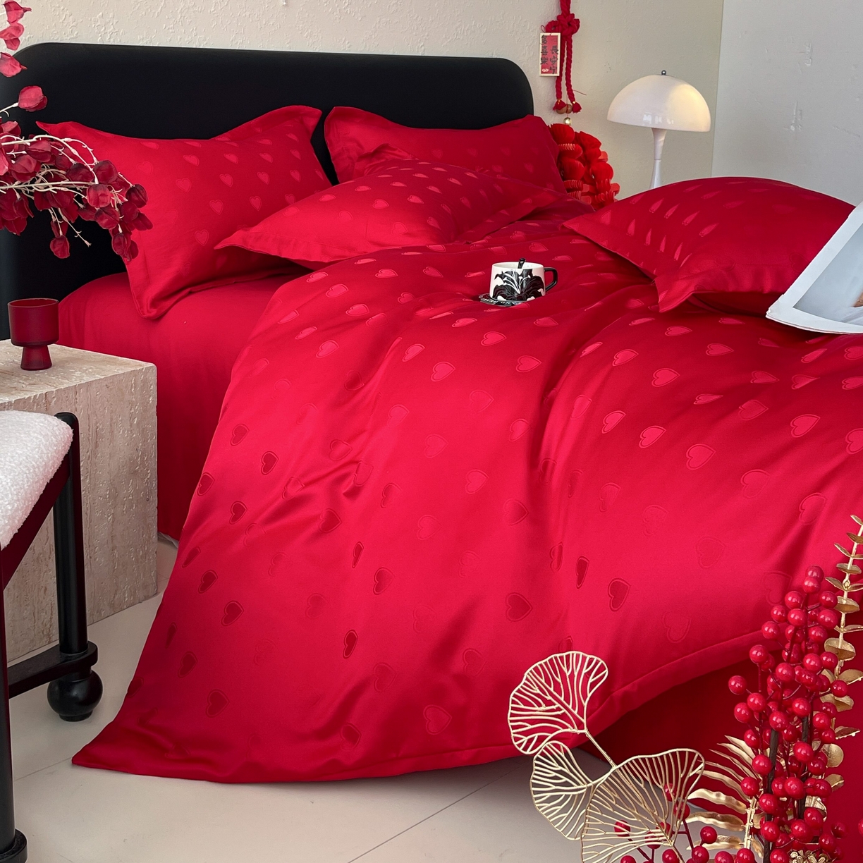 91家纺网 家纺一手货源 找家纺 大麦乐田 2026春夏新款贡缎提花大红四件套 爱心  