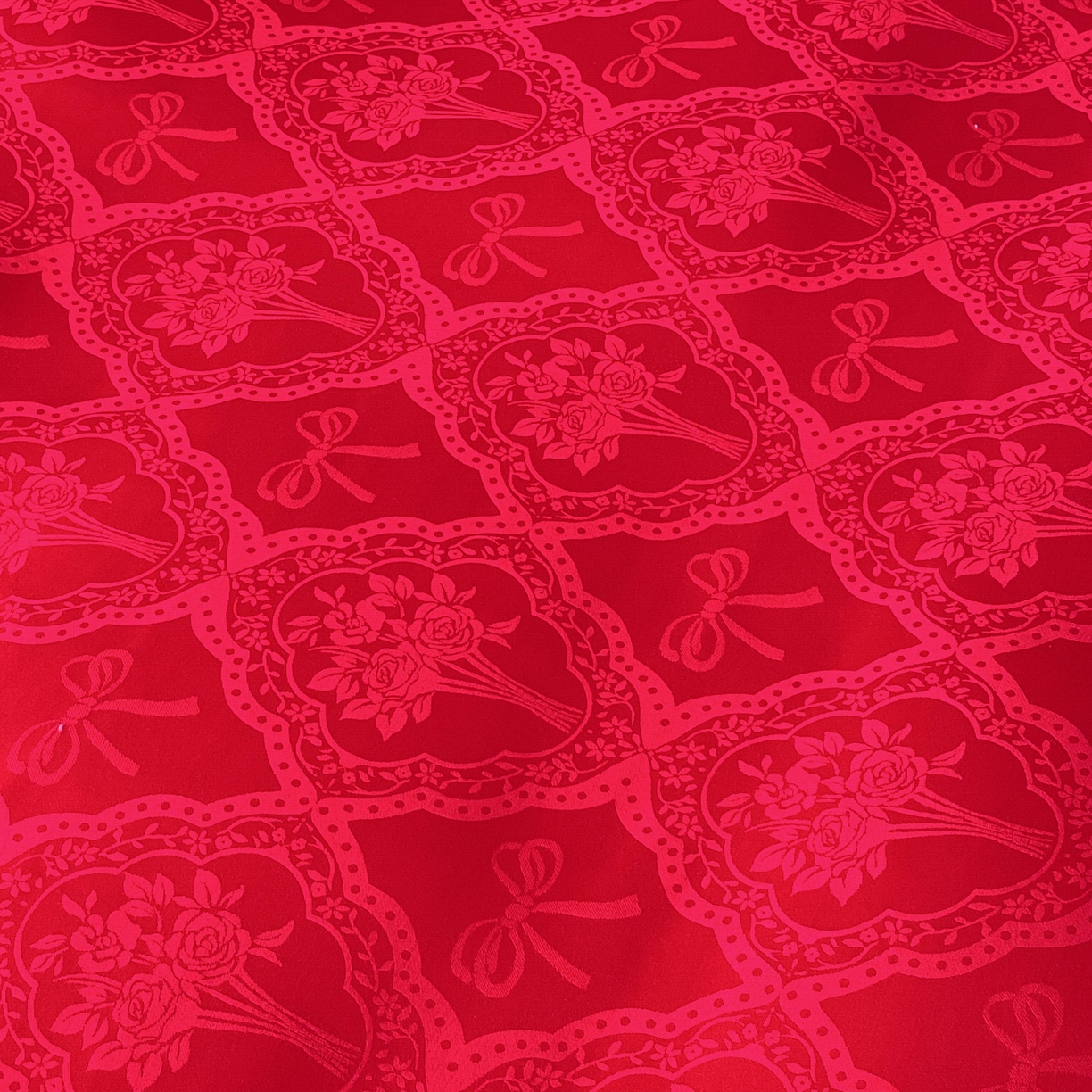 91家纺网 家纺一手货源 找家纺 大麦乐田 2026春夏新款贡缎提花大红四件套 艾利丝