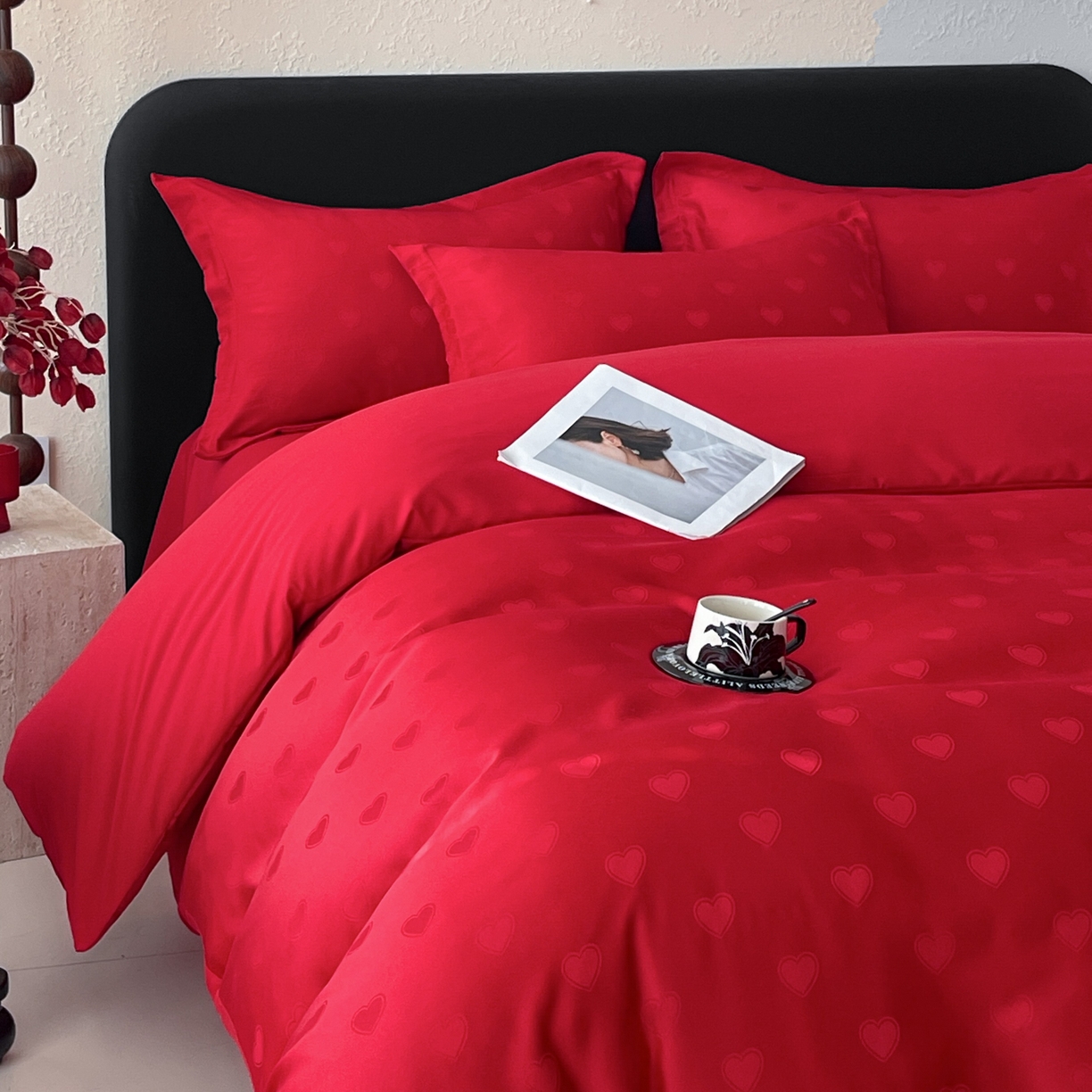 91家纺网 家纺一手货源 找家纺 大麦乐田 2026春夏新款贡缎提花大红四件套 爱心  